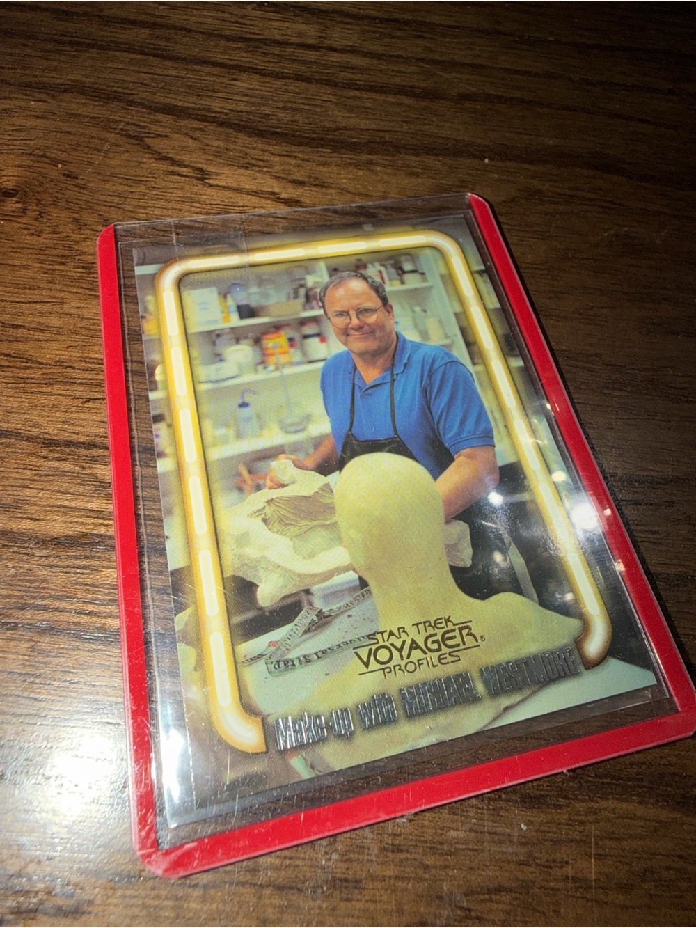 •Star Trek• 1998 Voyager “Man of Many Faces• Collectors Card MW1